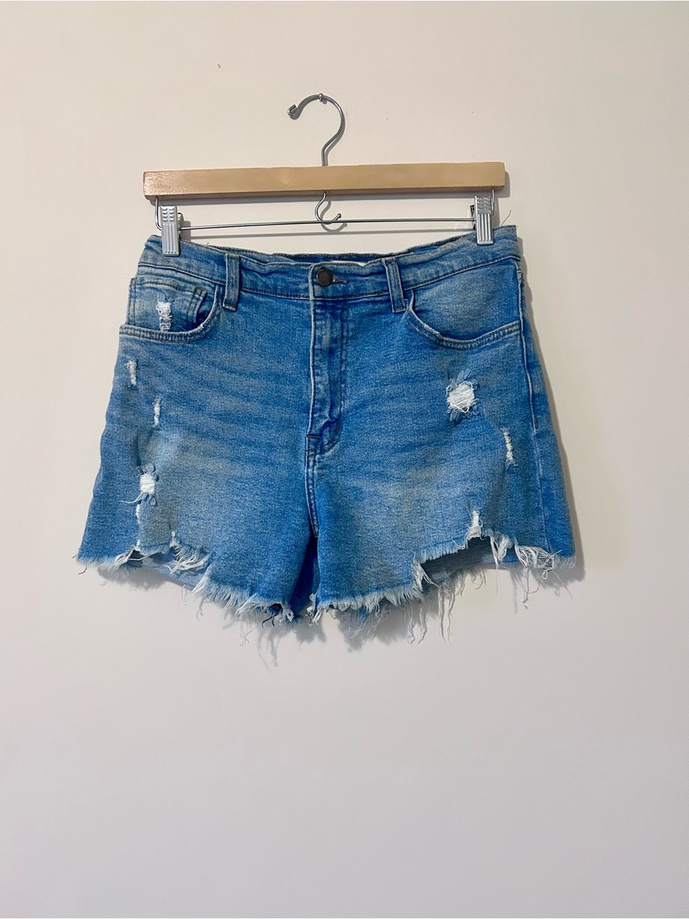 Vibrant M.I.U Distressed Denim Cut-Off Shorts Size L Blue High Rise Frayed